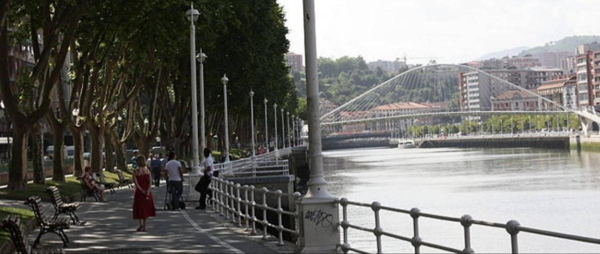 A 5 Minutos Andando Del Casco Viejo, Ayuntamiento, Plaza Circular Y Gran Via De Bilbao Y Proximo A Las 2 Lineas De Metro Exterior foto